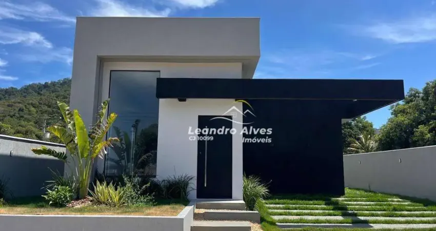 Casa com 3 dormitórios à venda, 112 m² por R$ 660.000,00 - Ubatiba - Maricá/RJ