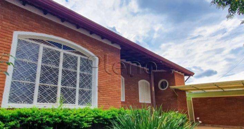 Casa à venda com 3 quartos no Parque Cecap em Valinhos!