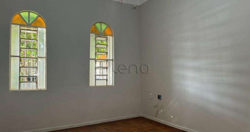 Casa à venda com 3 quartos no Jardim Dom Nery, Campinas.