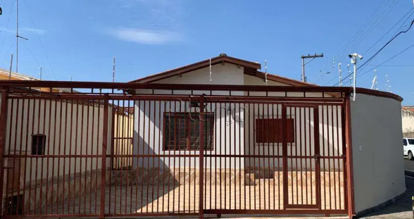 Casa à venda com 3 quartos e edícula no Jardim García, em Campinas SP