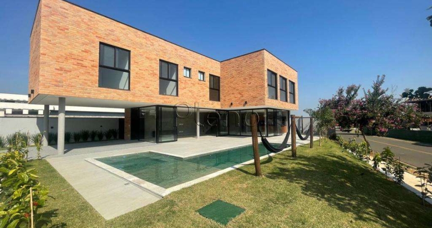 Sobrado à venda em Jaguariúna, Residencial Campo Camanducaia, com 4 suítes, com 350 m²