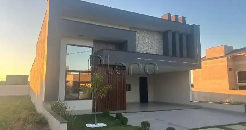 Linda casa em Indaiatuba, construção recente, três suítes, escritório, jacuzzi e aquecimento solar localizada no condomínio Park Gran Reserve