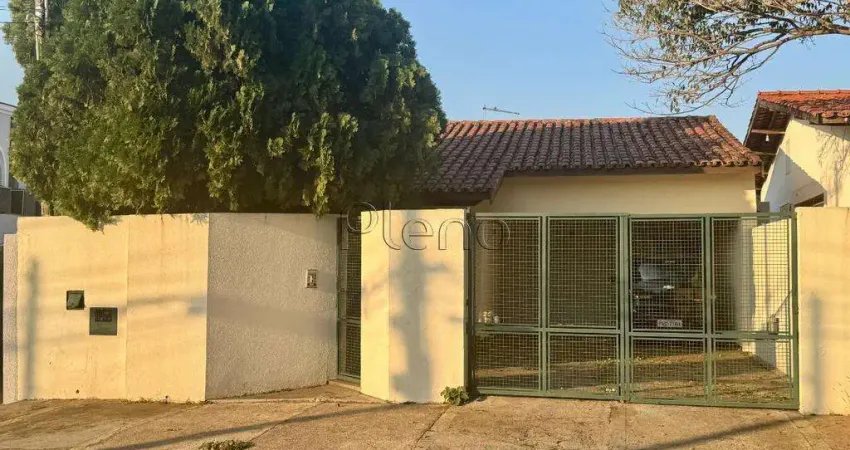 Casa à venda em Campinas, Parque Taquaral, com 3 quartos, com 211.07 m²