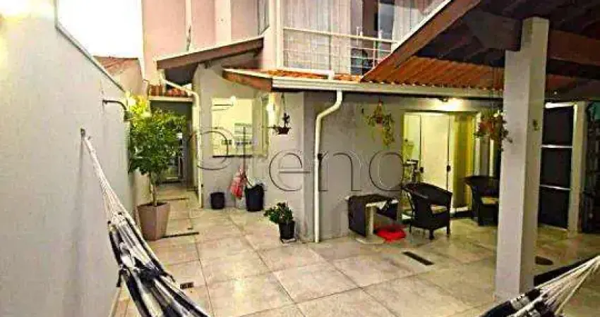 Sobrado à venda em valinhos, capuava, com 3 quartos, com 217 m², condomínio tabatinga