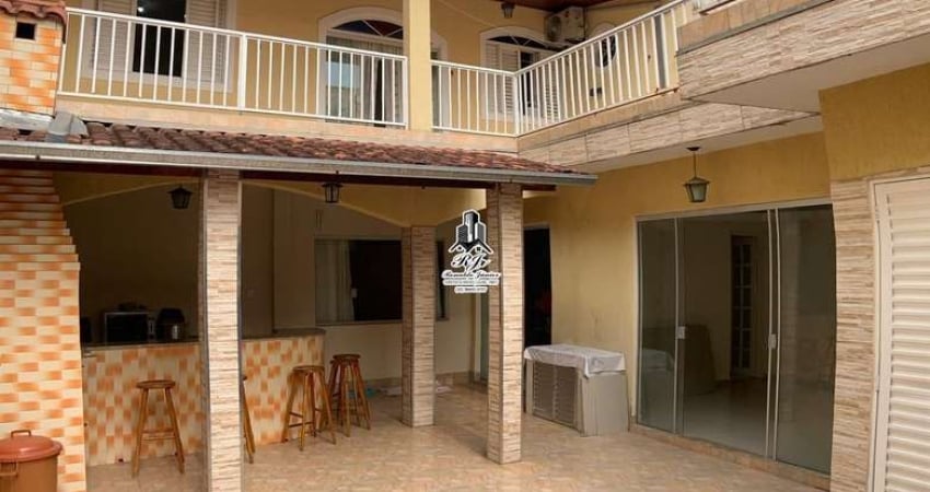 Casa para Venda em Itajubá, Avenida, 4 dormitórios, 1 suíte, 3 banheiros, 2 vagas