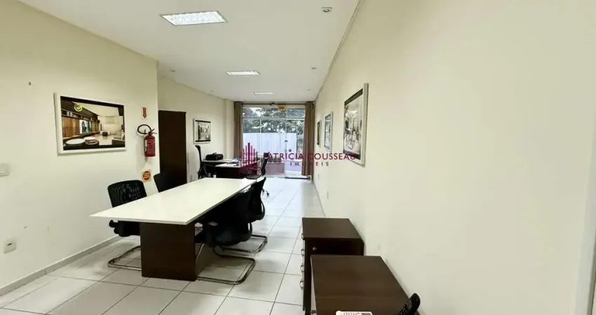 Sala comercial - Torre de Madrid - Centro - Navegantes. Patricia Cousseau Imóvei