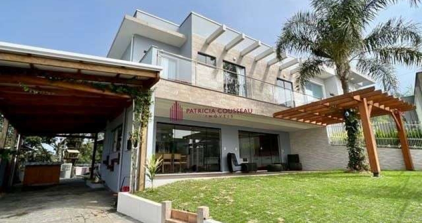 Casa à venda no Centro - Penha/SC - 251m² privativos - 03 suítes - Patricia Cous