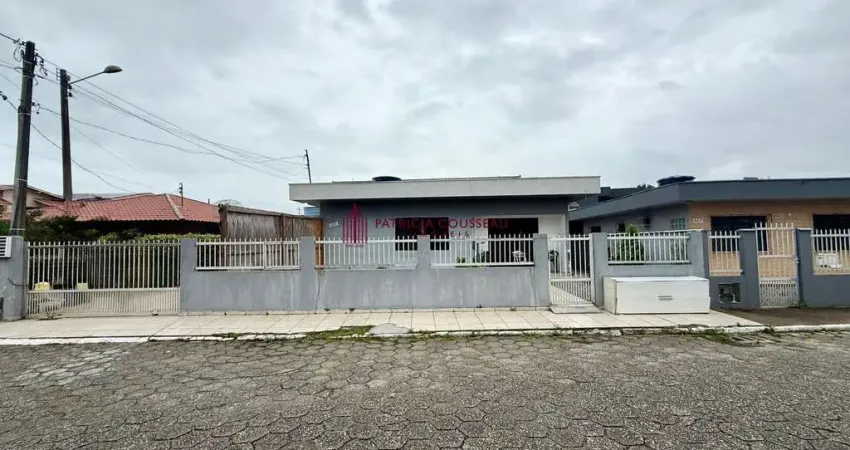 Casa à venda no centro - navegantes/sc - 165m² privativos - 3 quastos sendo 1 su