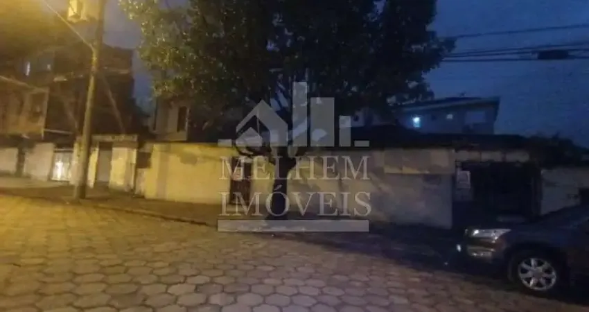 Terreno à venda na Avenida Capitão Antão de Moura, Parque Bitaru, São Vicente