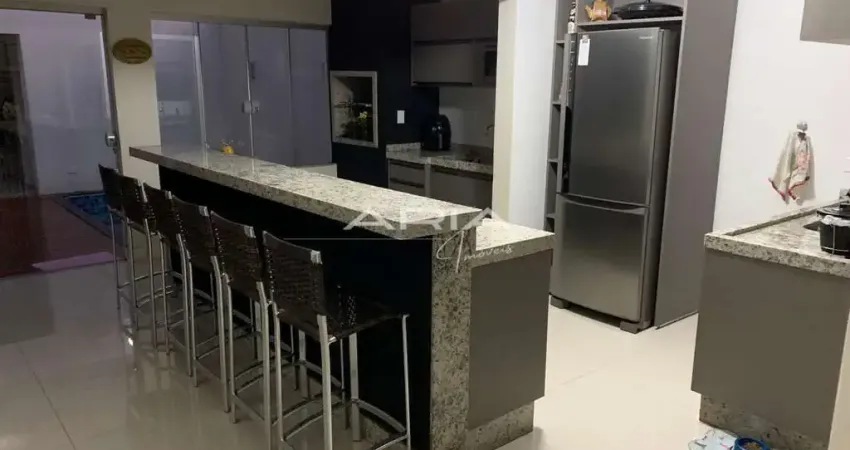 Sobrado à venda com 4 quartos, sendo 3 suítes e 1 suíte Master, 204m , Cambé PR