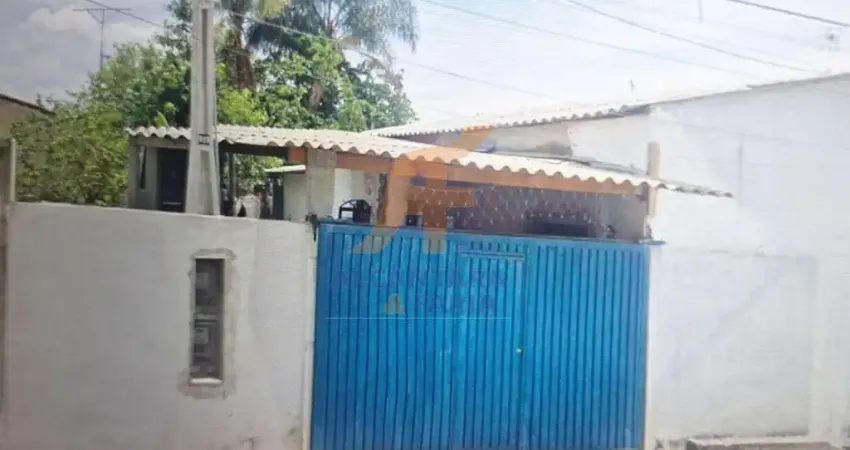 Casa para Locação em Jacareí, Jardim Mesquita, 2 dormitórios, 1 banheiro, 1 vaga