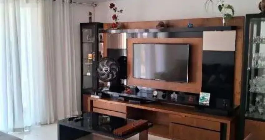 VENDO CASA DUPLEX 4 QUARTOS SENDO 3 SUÍTES, 215M² , NA CHARMOSA VARGEM PEQUENA , PORTEIRA FECHADA