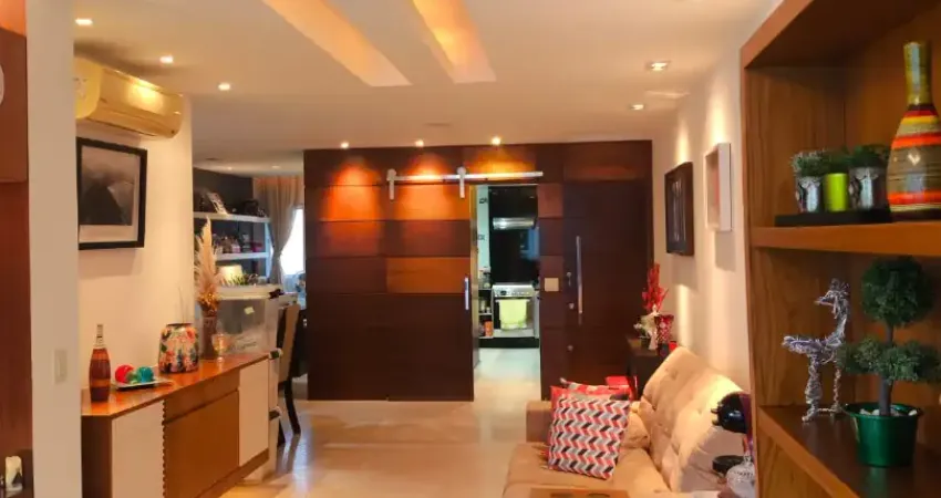 Vendo lindo apartamento 4 quartos sendo 1 transformado em closed , 1 suíte , 2 vagas , 145m², no recreio esquina com av. das americas, prox ao parque chico mendes