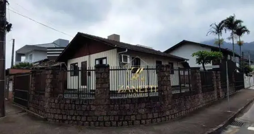 Casa com 3 quartos à venda na Rua Alberto Santos Dumont, Vila Lalau, Jaraguá do Sul