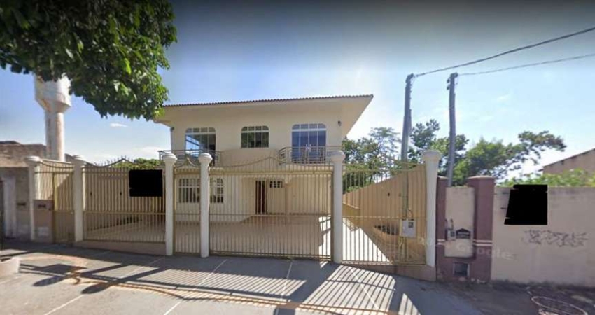 Imponente sobrado de luxo com 5 quartos e 4 suítes à venda em Goiânia-GO, bairro Bro Cidade Jardim - 452m², 5 vagas.