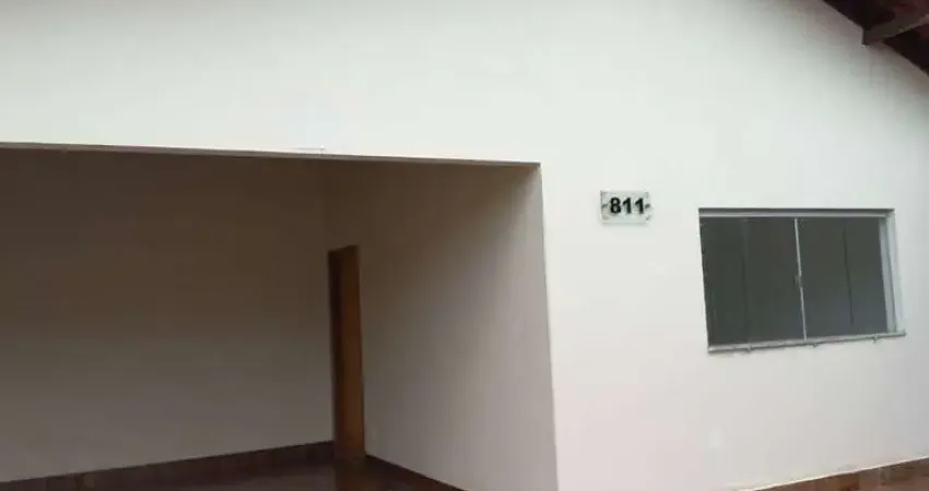 Casa à venda em Araguari-MG, Bairro Industrial, com 196,00 m² de área: confira essa oportunidade!