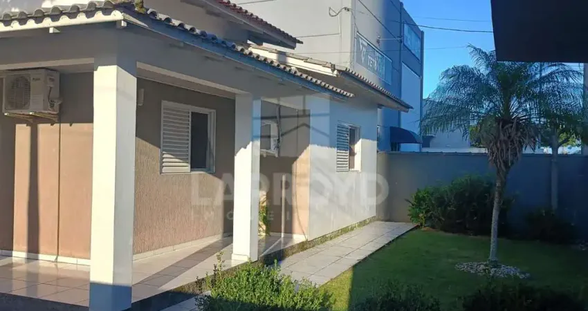 CASA COM PISCINA NO BAIRRO VILA ESPERANÇA