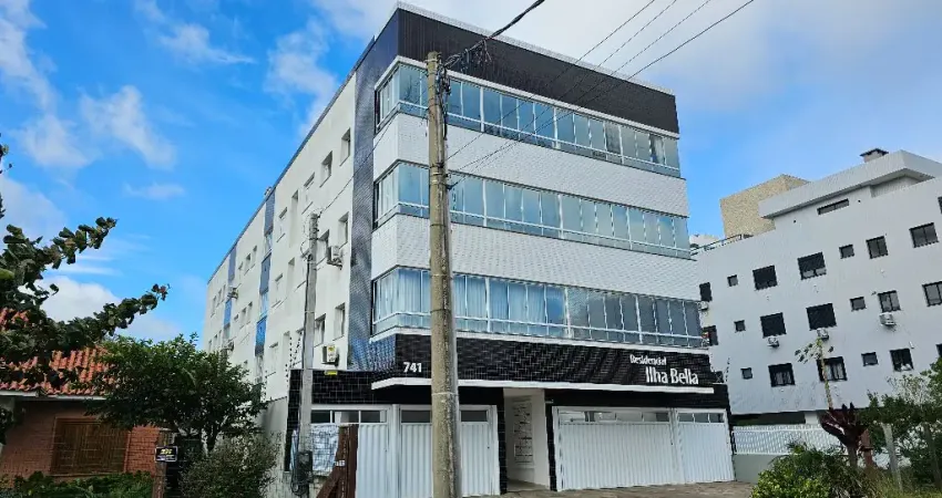 Apartamento de 2 Dormitórios a poucos metros do mar !!