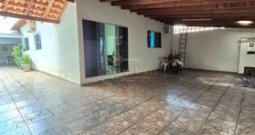 Casa à venda no jardim santa marta em mogi guaçu com 3 dormitórios e área gourmet, r 420 mil