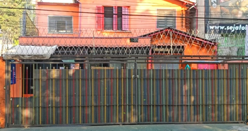 Vende-se e no Pacaembu Casa Comercial 250m² - 8 salas e 4 vagas