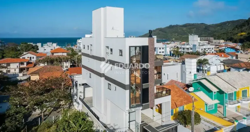 Cobertura à venda em bombinhas – 2 suítes, 81m² privativos, rua palmiteiro.