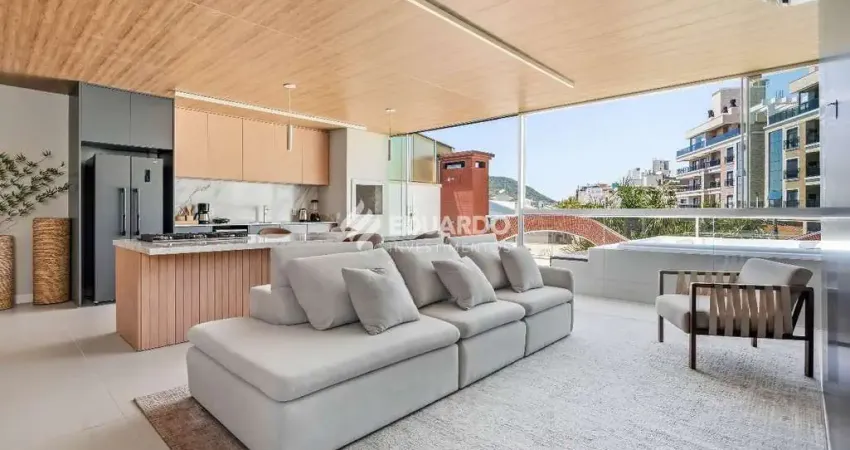 Cobertura duplex à venda – 4 suítes, ofurô e vista para o mar – 230 m² – centro