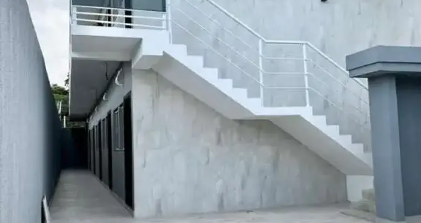 Kitnet para locação em guarujá, jardim virgínia, 1 dormitório, 1 suíte, 1 banheiro, 1 vaga