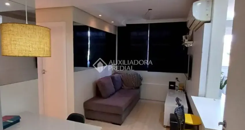 Apartamento com 2 quartos , sendo 1 suíte e vaga , em condomínio fechado