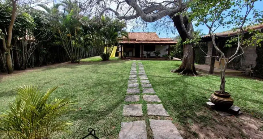 Ótima casa linear na Ogiva com 2 construções à venda em Cabo Frio/RJ