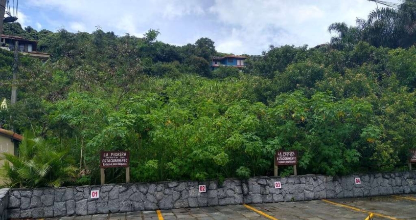 Terreno excepcional de 1.800 m² na Praia de João Fernandes em Búzios