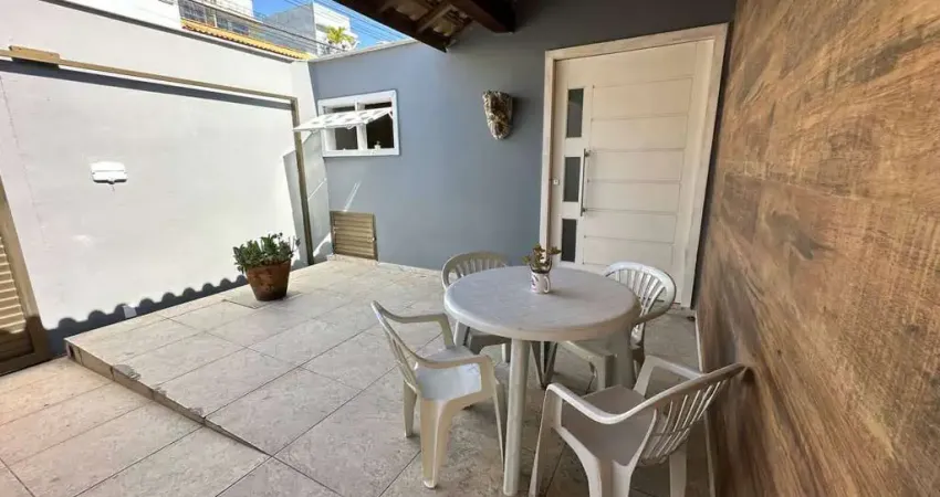Casa linear de 3 quartos à venda na Praia do Forte, Cabo Frio/RJ