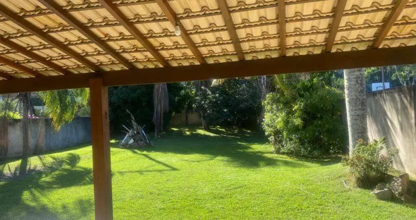 Casa em condomínio de alto padrão com 4 suítes em Cabo Frio/RJ