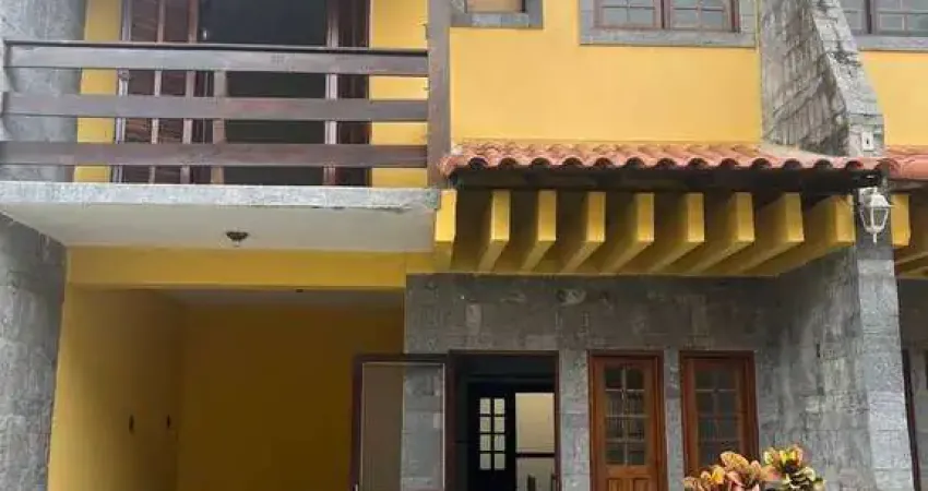 Casa duplex em condomínio à venda na Ogiva, Cabo Frio/RJ
