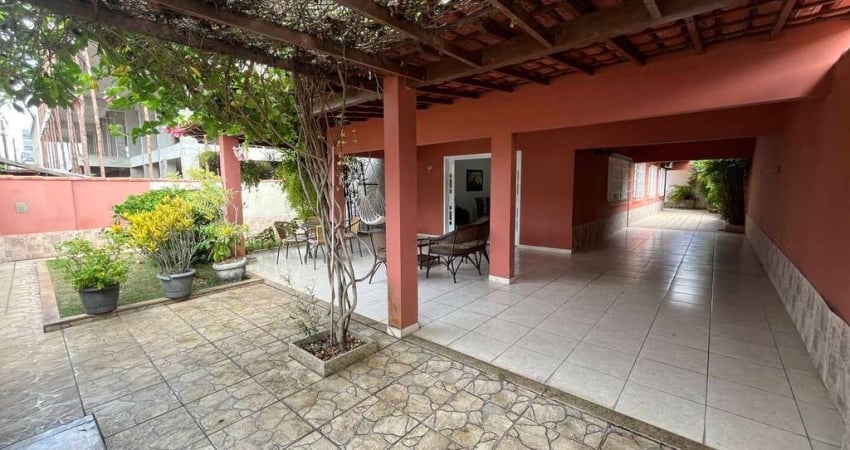 Ótima casa linear à venda próxima a Praia do Forte, Cabo Frio/RJ