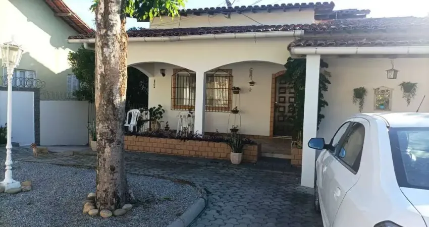 Casa linear 3 quartos para venda ou locação próximo ao centro - araruama/rj