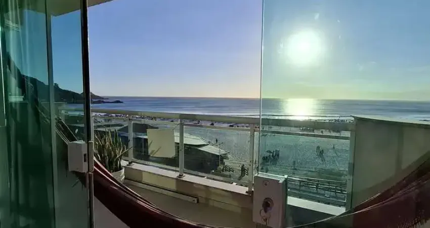 Apartamento à venda com vista total para a praia grande, arraial do cabo/rj