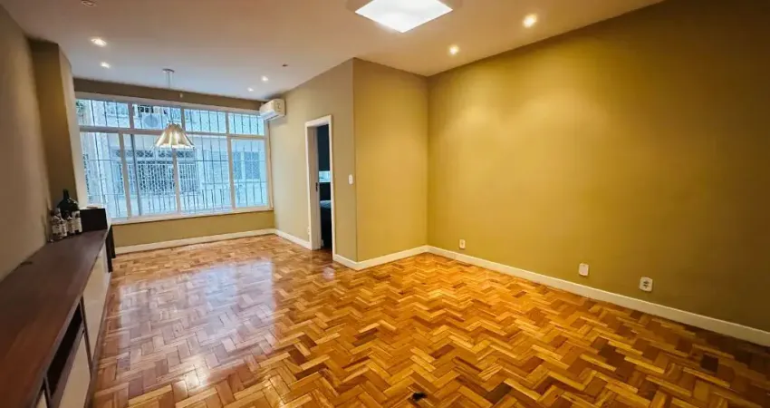 Apartamento impecável com 3 quartos, reformado no Flamengo