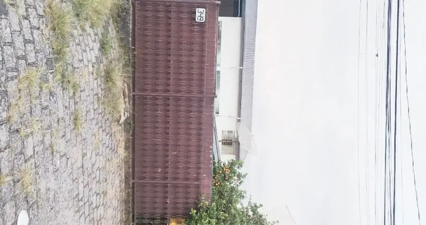 Terreno no Xaxim ,de frente para a rua Área total 519,34m215 por34