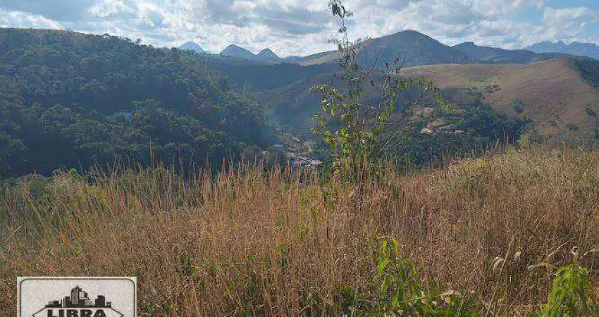 Terreno com duas frentes, aclive, vista deslumbrante!!! com lazer no condomínio.