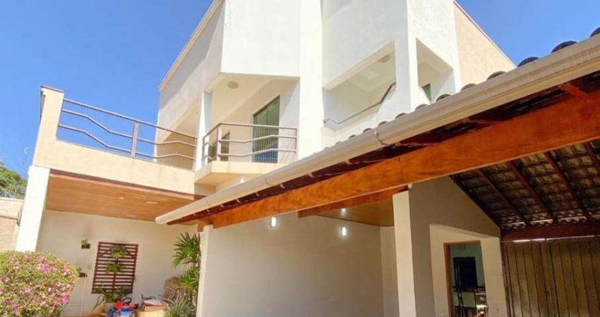 Casa para Venda em Araxá, Santo Antônio, 4 dormitórios, 2 suítes, 5 banheiros, 2 vagas