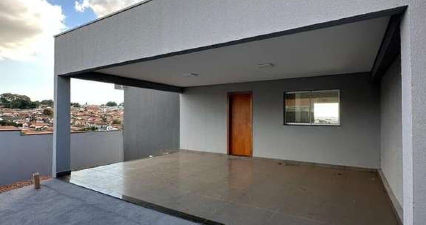 Casa para Venda em Araxá, JOÃO BOSCO TEIXEIRA, 3 dormitórios, 1 suíte, 2 banheiros, 4 vagas