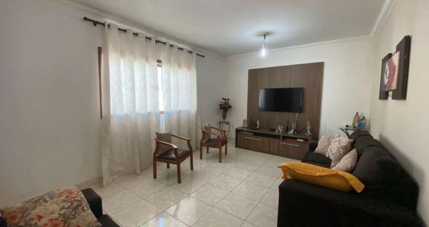Casa para Venda em Araxá, Santo Antônio, 3 dormitórios, 1 suíte, 2 banheiros, 3 vagas