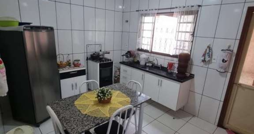 Casa para Venda em Araxá, Jardim Europa, 3 dormitórios, 1 suíte, 2 banheiros, 4 vagas