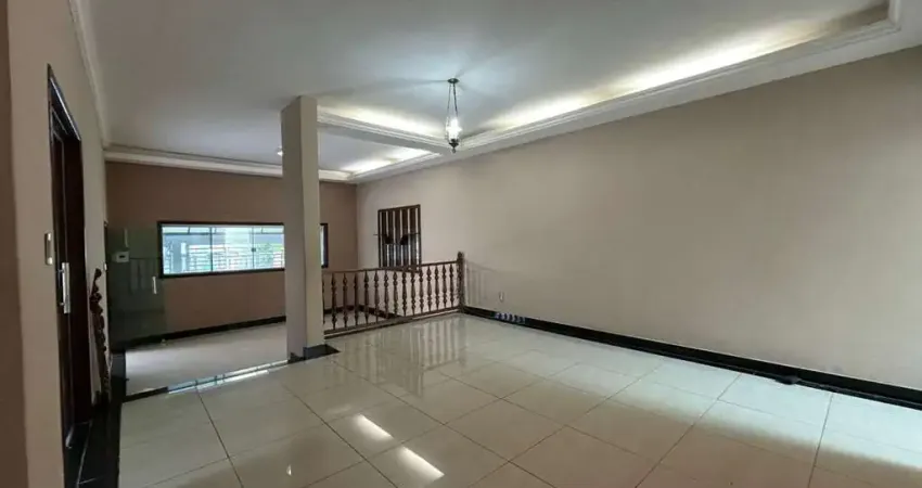 Casa para Venda em Araxá, CENTRO, 4 dormitórios, 1 suíte, 3 banheiros, 4 vagas