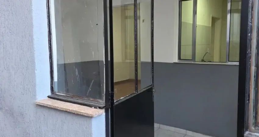 Linda casa em condomínio para locação R$900,00 REAIS