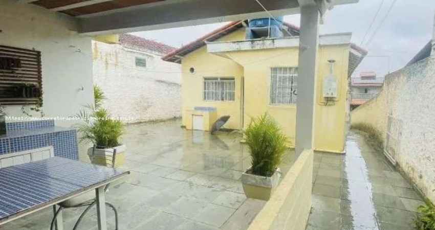 Casa Térrea para Venda em Mogi das Cruzes, Vila Lavínia, 3 dormitórios, 2 banheiros, 5 vagas