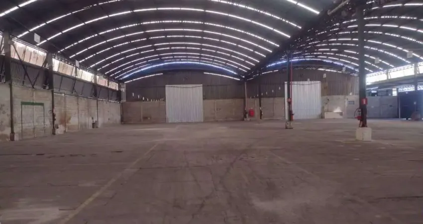 Excelente galpão com fácil acesso para carretas de 5.582 m² de área interna