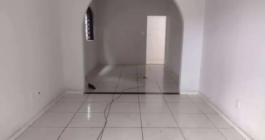 Casa com 2 quartos para alugar na Glória, Belo Horizonte