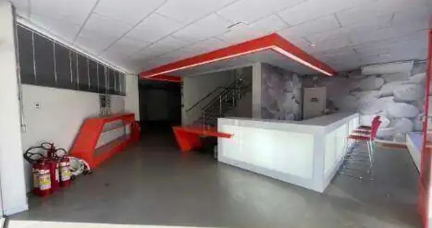 Galpão com 2480m² de área total mais pátio e porta pallets em contagem