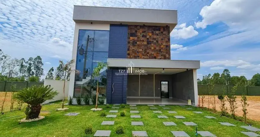 Sobrado com 3 suítes plenas, no Condomínio Terras Alpha 2.